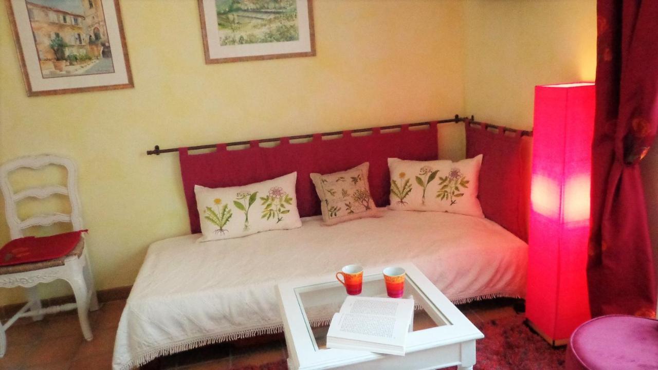 Santolines En Provence Bed & Breakfast Piolenc ภายนอก รูปภาพ